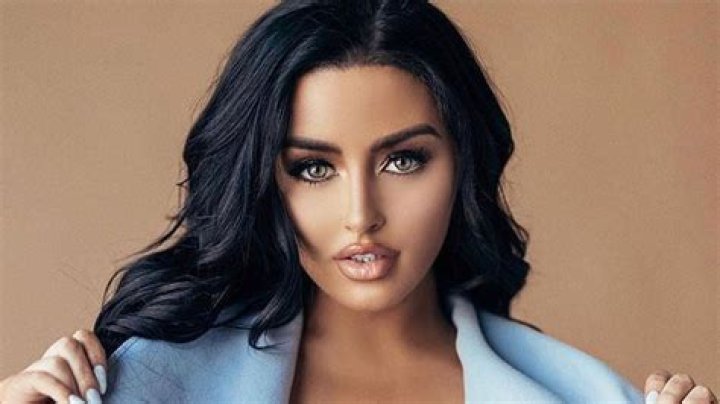 Abigail Ratchford Net Worth, Body Measurements, Boyfriend and Other Facts
