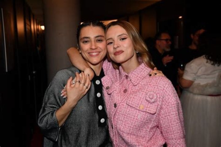 Angele Et Sa Copine