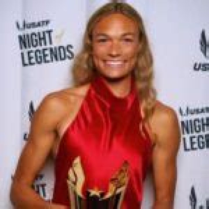 Anna Hall Wiki; Boyfriend, Parents, Height, Bio, Family, Age, Facts