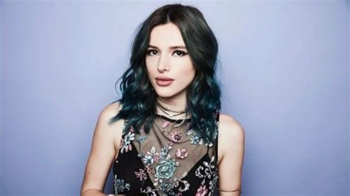 Bella Thorne Biography: Net Worth, Age, Movies & TV Shows, Husband, Instagram, Height, Boyfriend