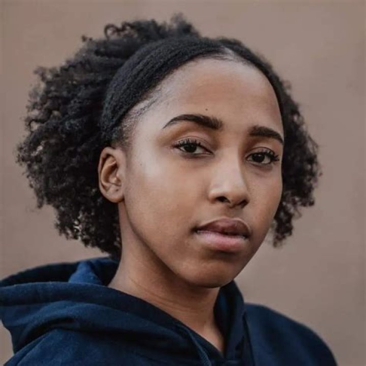 Kea Zawadi Biography: Age, YFM, Boyfriend, Songs, Net Worth, Mobile Number