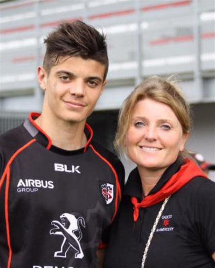 Qui Est La Maman De Romain Ntamack