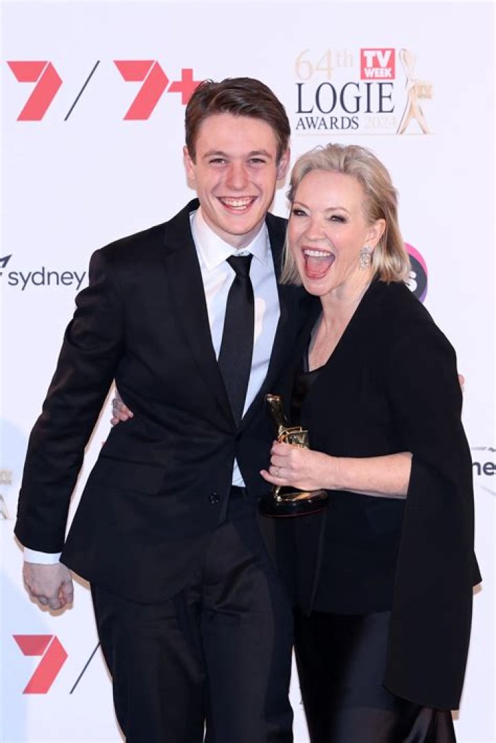 Rebecca Gibney Age, Height, Wikipedia, Husband, Net Worth 2023