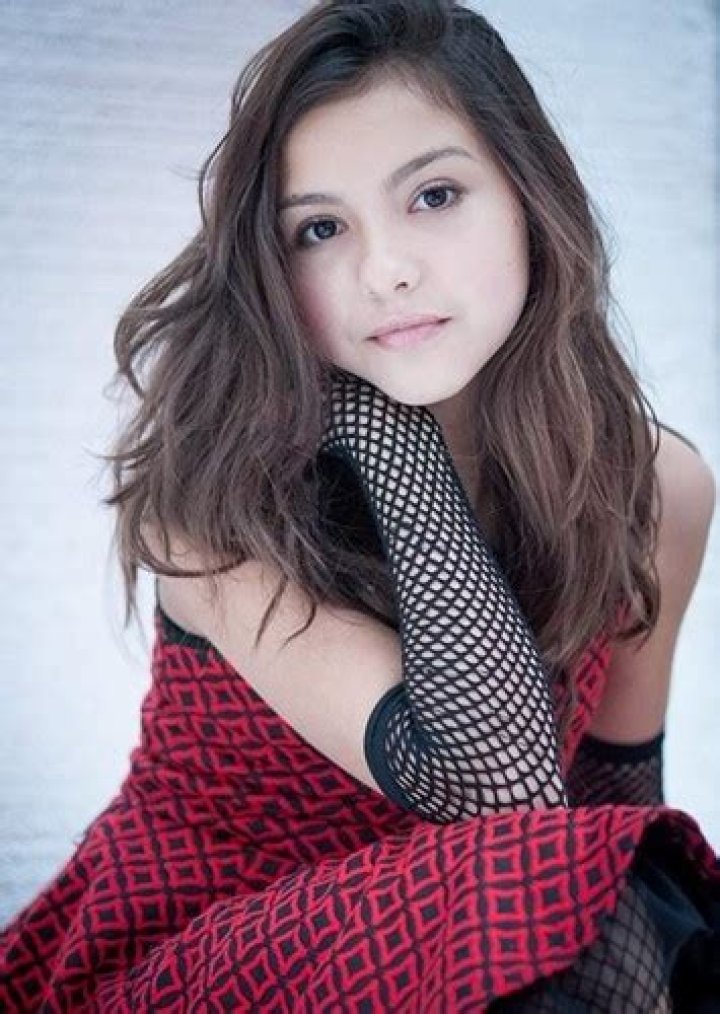 Where Is Actress Sara Rowe Now, Explore Sara Rowe Wiki Facts & Instagram Feeds