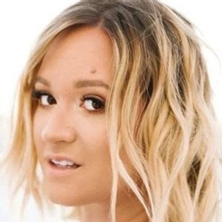 Who Is Alisha Marie, How Old And Tall Is She, Where Does She Live?